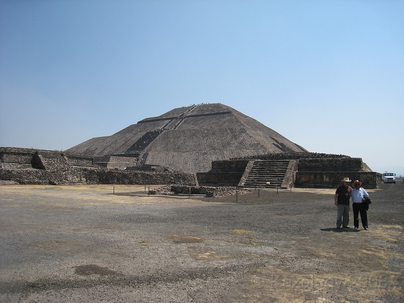 Mexico Pyramids - Mexico City 2009 0330.jpg - A trip to the Teotihuacan area of Mexico to visit the pyramids. A vast complex and a great climb to the top. This was followed by lunch in a cave, then a visit to the historical center of Mexico City. March 2009.